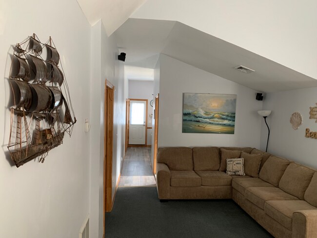 Building Photo - 61 Fielder Ave