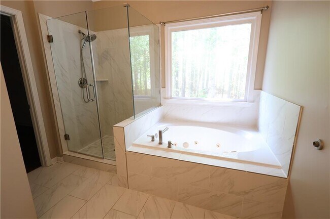 Building Photo - 6395 Seymour Ct NW