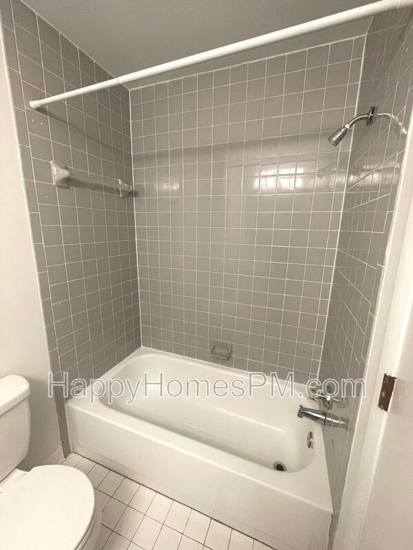 Building Photo - 1125 Monaco Dr