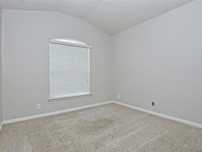 Building Photo - BEAUTIFUL 4 BEDROOMS / 2 BATH HOME IN HUNTER'S CROSSING