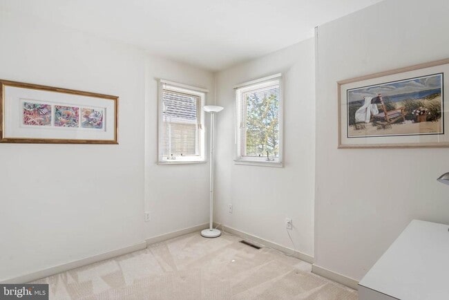 Building Photo - 539 Hudson Ave