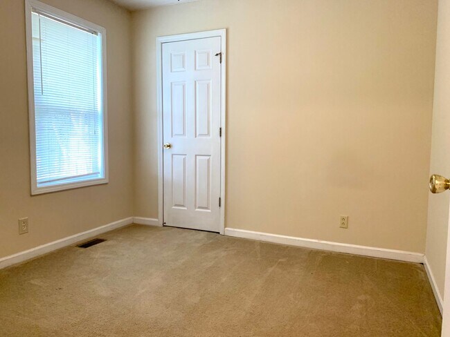 Building Photo - 1024 Poppy Seed Dr