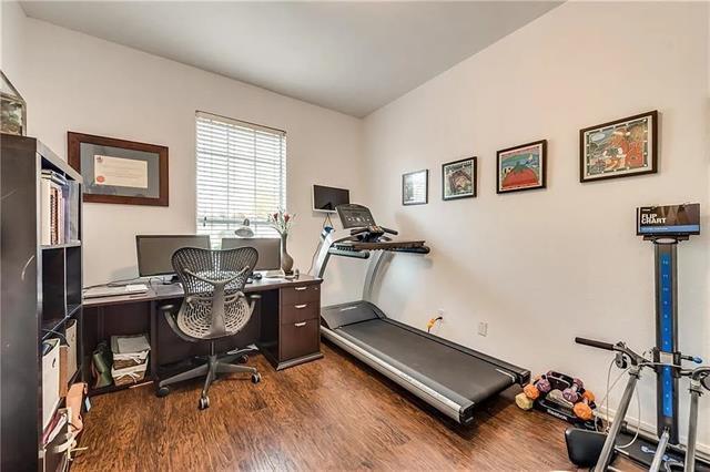 Building Photo - 4417 Scenic Dr