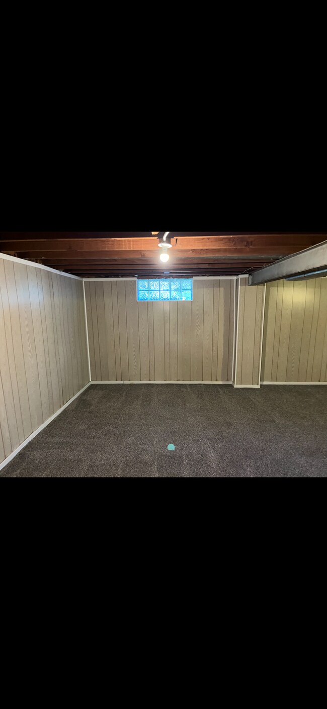 Building Photo - 6110 Ash Ave