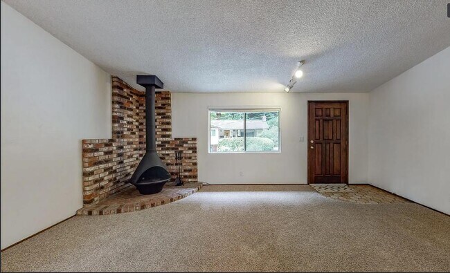 Building Photo - 948 Shirley Blvd