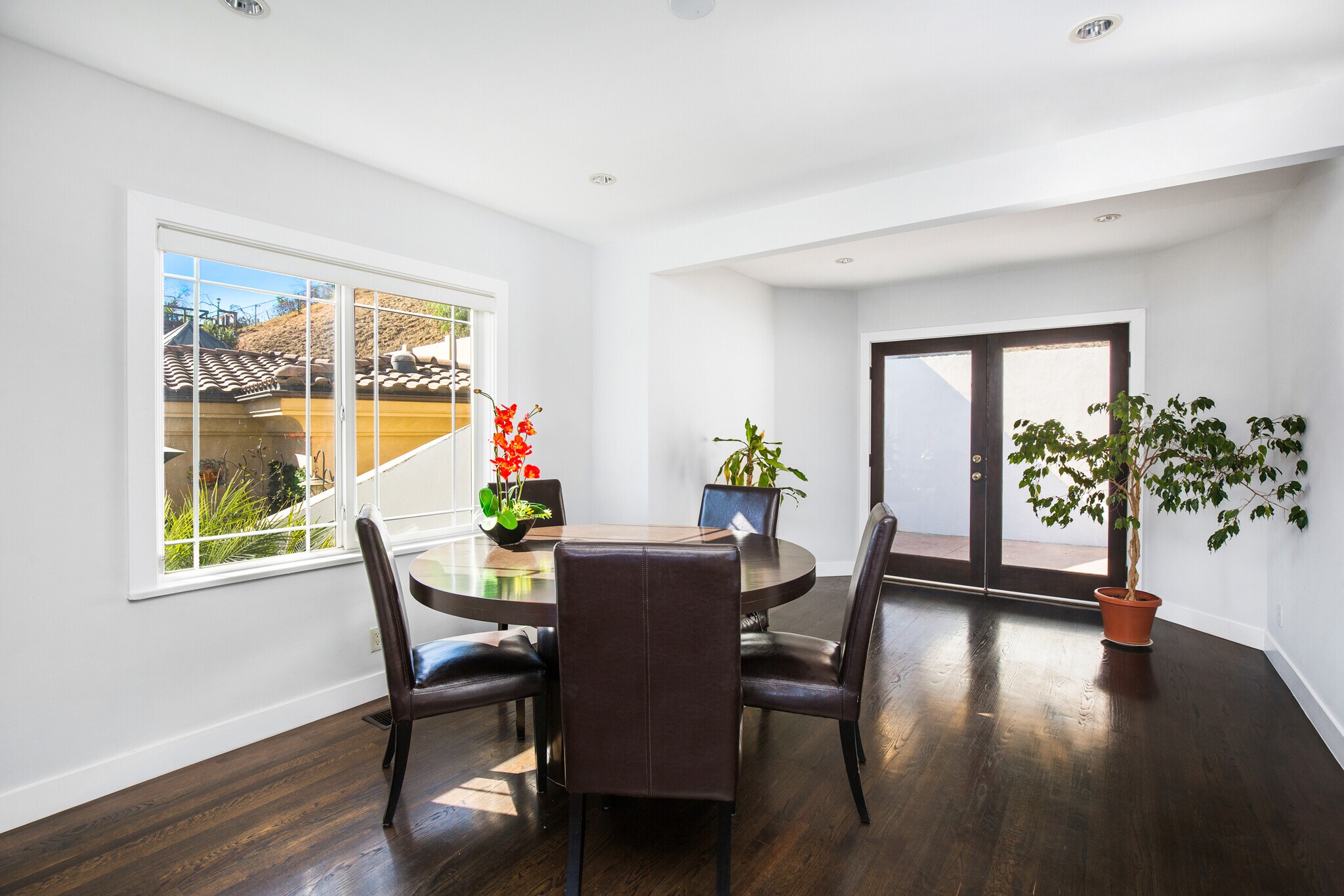 Building Photo - 4007 Sumac Dr