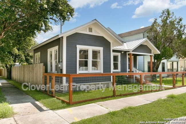 Building Photo - 803 Burleson St