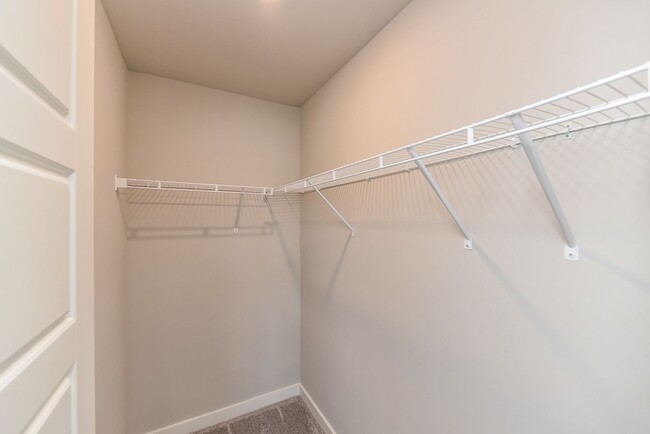 Building Photo - **2022-BUILT TOWNHOME WITH FABULOUS COMMUN...
