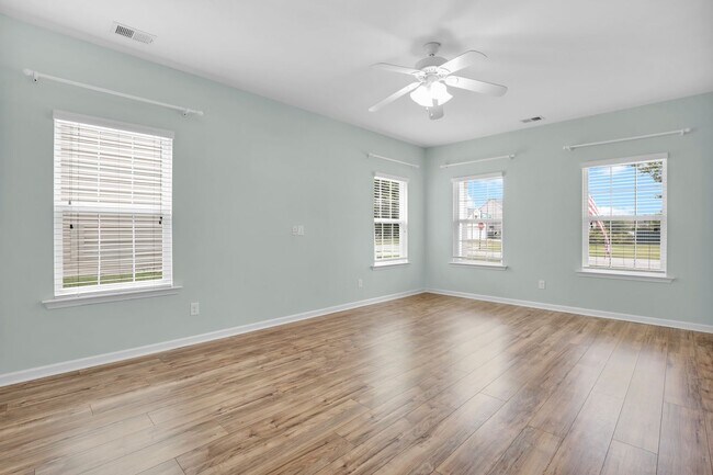 Building Photo - 5-Bedroom Buckhead East Home with Modern Kitchen & Large Fenced Yard