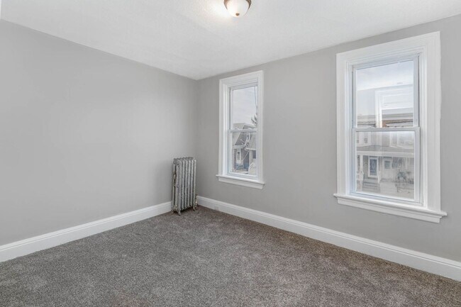 Building Photo - 3 Bedroom 1 Bathroom home in Harrisburg, PA