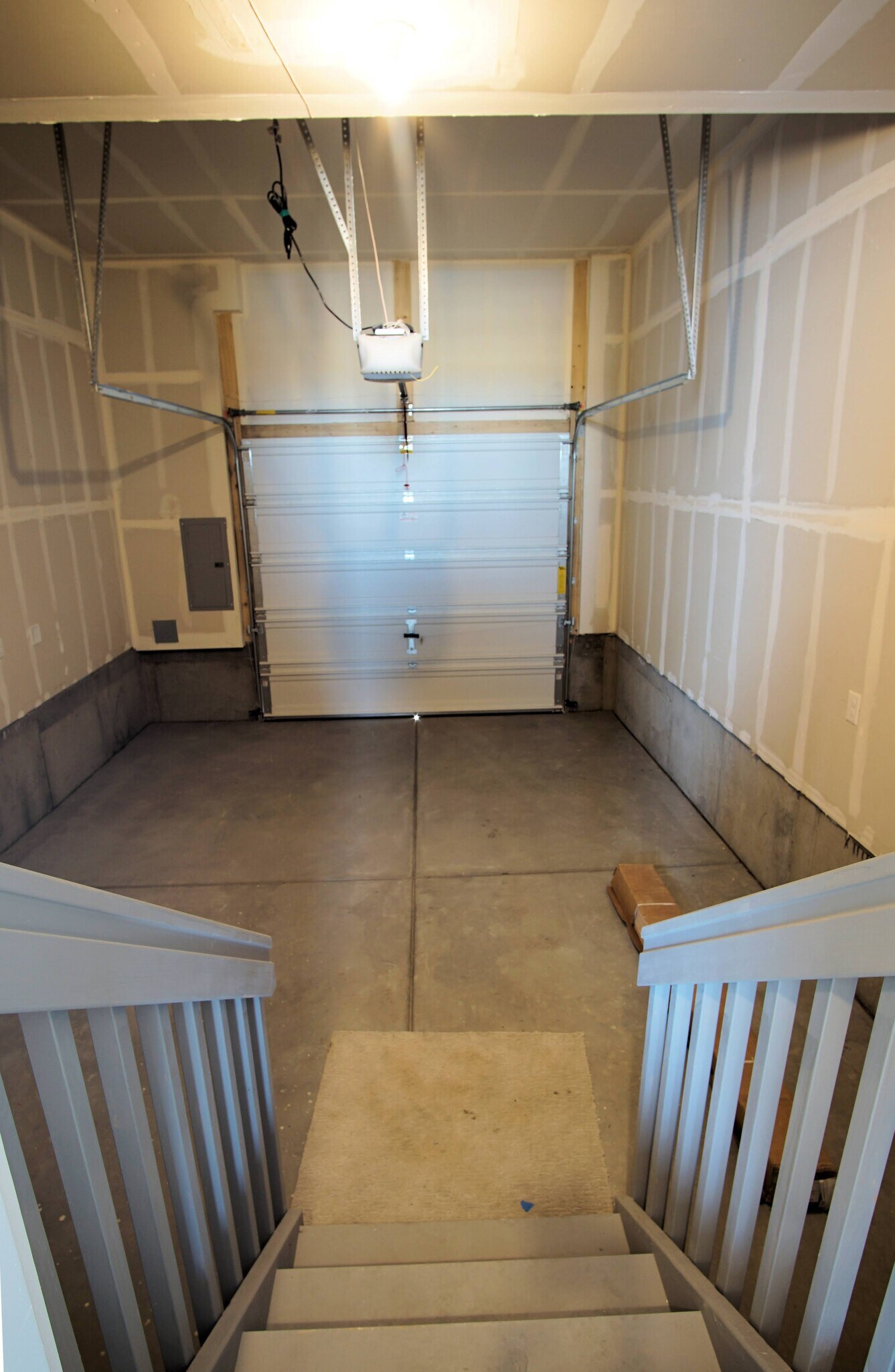 Garage Space - 2541 Moline St