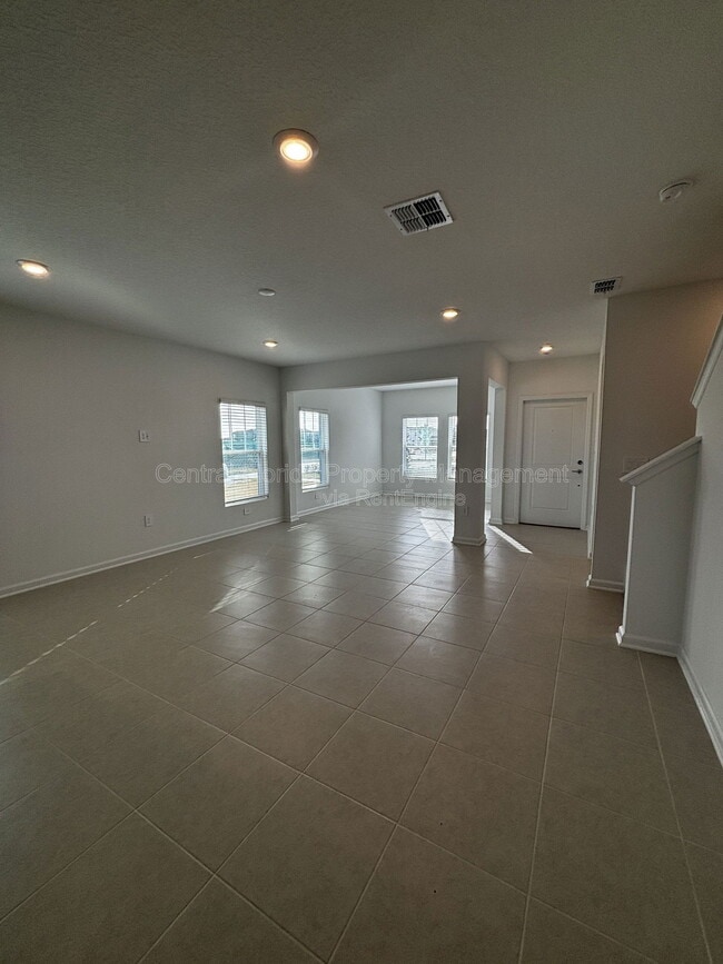 Building Photo - 7370 Summer Ivy Aly