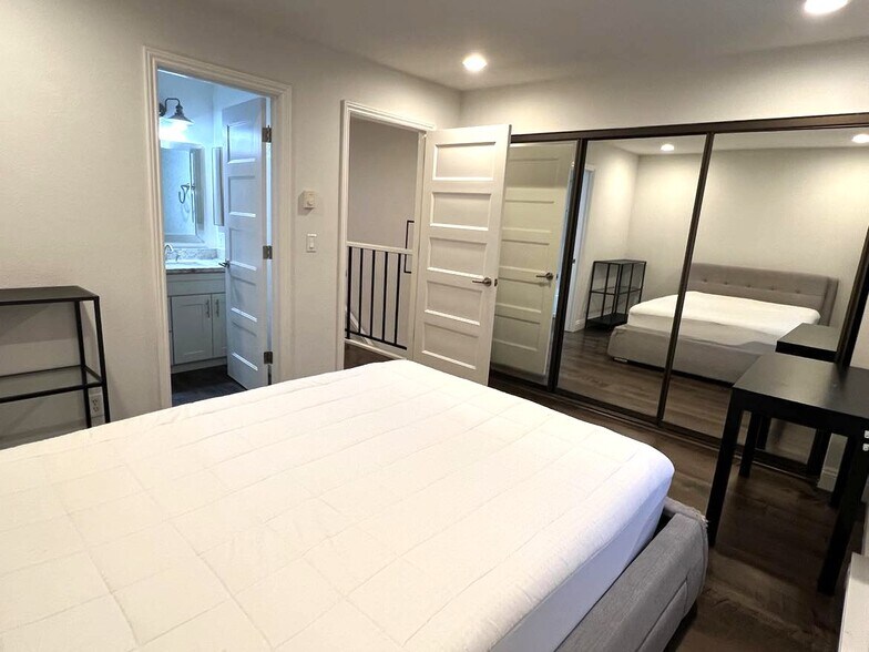 Building Photo - 870 Fremont St