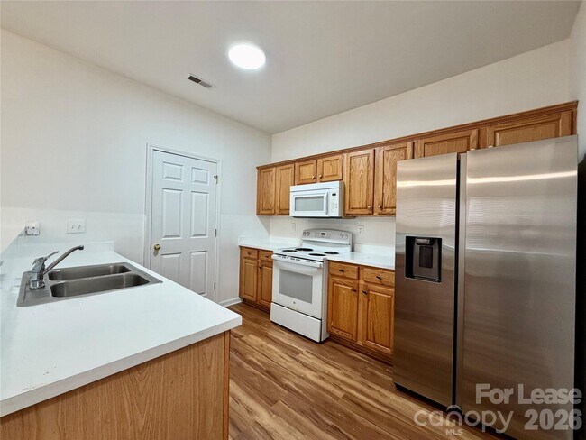 Building Photo - 4058 Glenlea Commons Dr