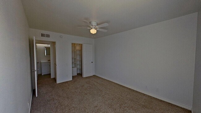 Building Photo - 26 Duane