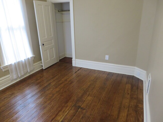 Building Photo - 1229 Swinney Ave
