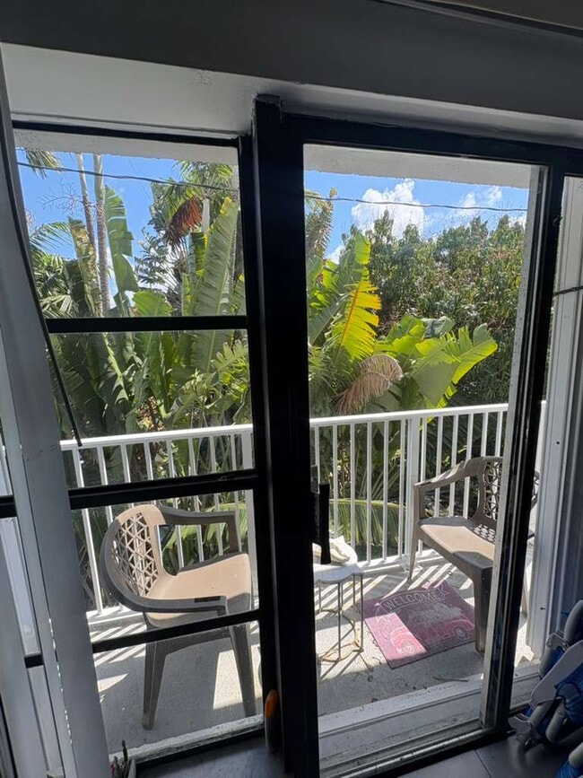 Building Photo - 1220 71st St