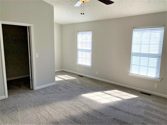 Building Photo - Two bedroom townhome for rent!