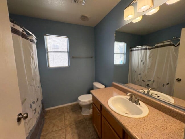 Building Photo - 4 bedroom two bath close to Cienega High S...