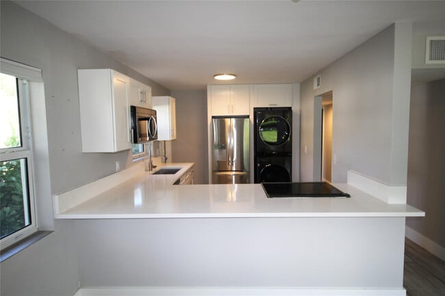 Building Photo - 241 NW 1st Ave