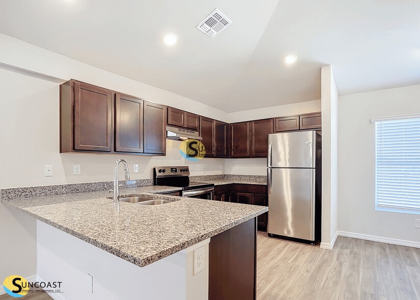 Building Photo - 358 Bamboo Dr