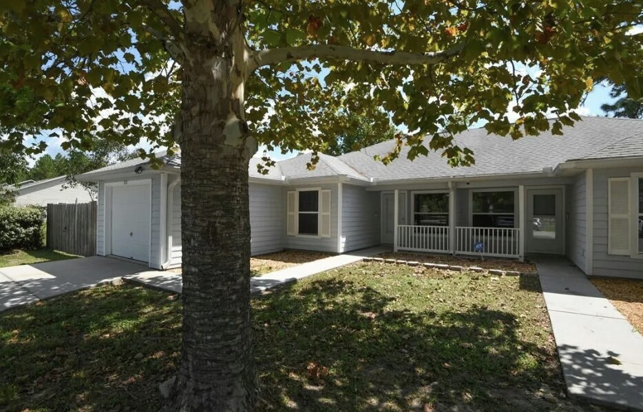 Building Photo - 2131 N Pine Cone Ave