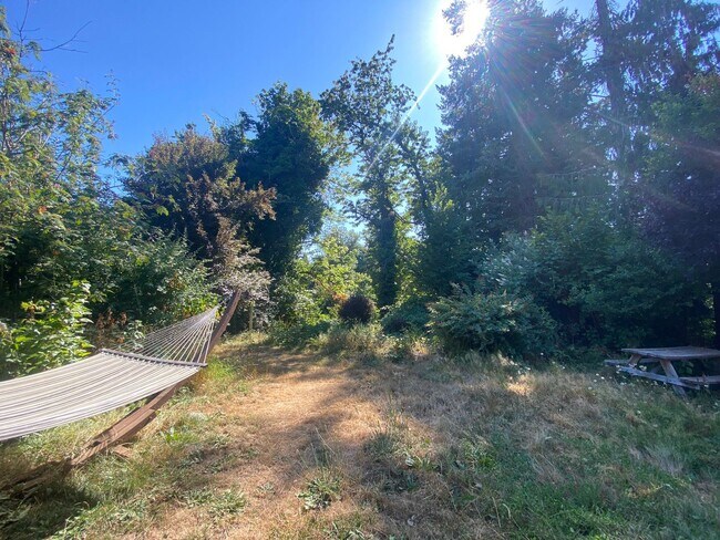 Building Photo - 075LincolnSt