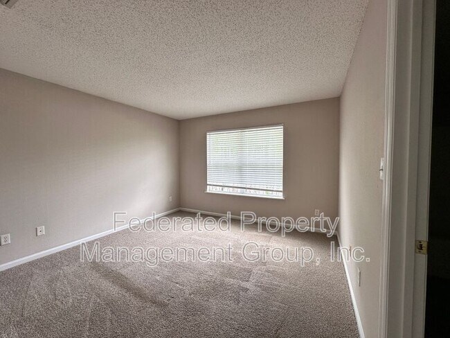 Building Photo - 2113 Fresco Dr