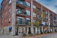 Building Photo - 841 W Monroe St