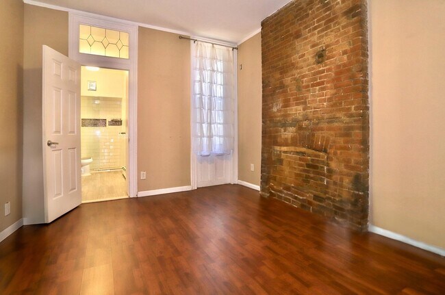 Building Photo - 291 8th St