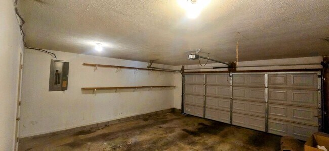 Building Photo - 3313 Fort Harrods Ct