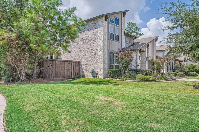 Building Photo - 13224 N Salmon River Cir