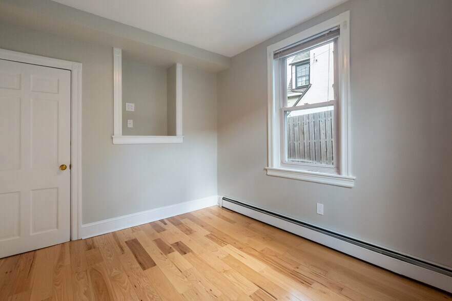 Building Photo - 237 N Essex Ave