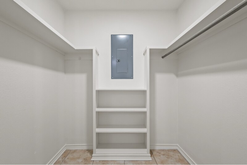 Building Photo - 170 N Meadowbrook Dr