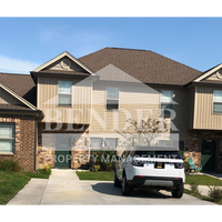 Building Photo - BEAUTIFUL TOWNHOME