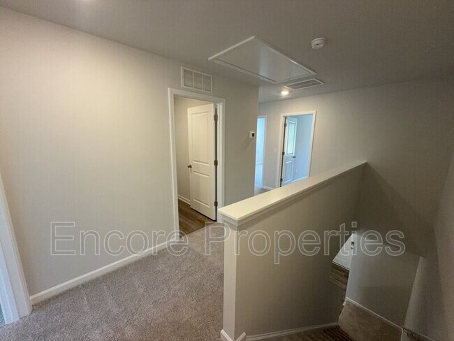 Building Photo - 3219 Bailey Lk Dr