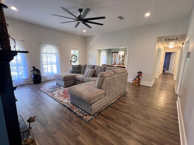 Building Photo - 25868 Walker South Rd