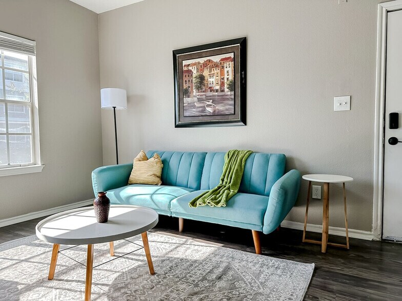 Building Photo - 6225 Saratoga Blvd