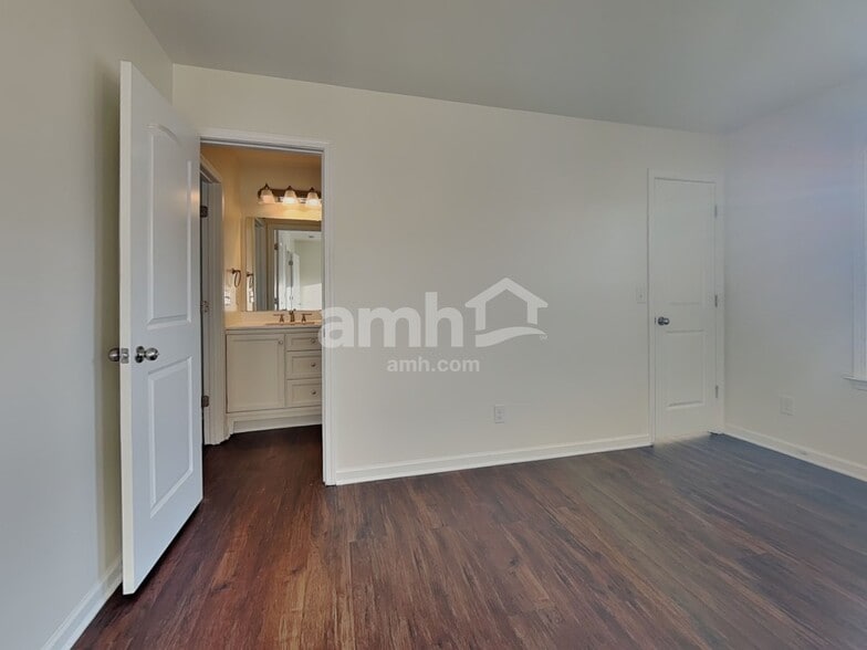 Building Photo - 12851 Clydesdale Dr