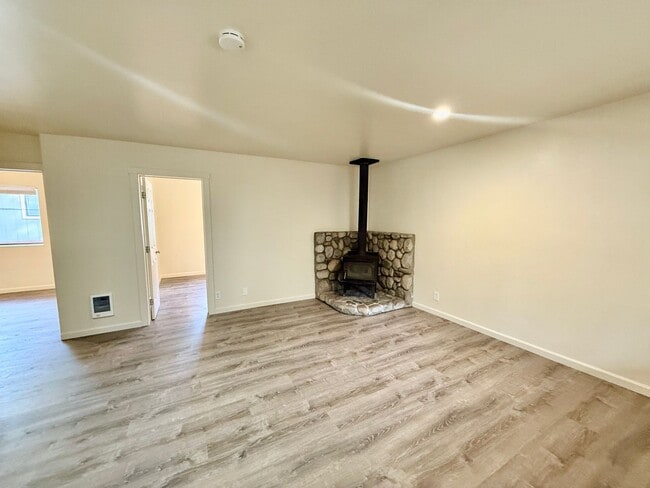 Building Photo - Lupin Apartments