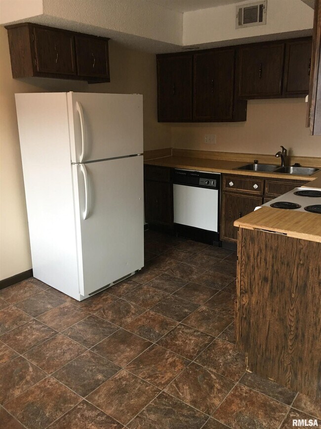 Building Photo - 2509 E 50th St