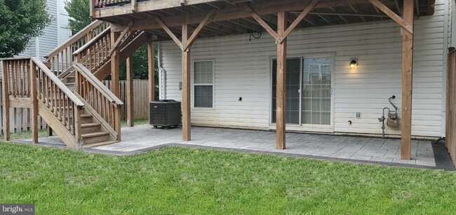 Building Photo - 15041 Clementine Way