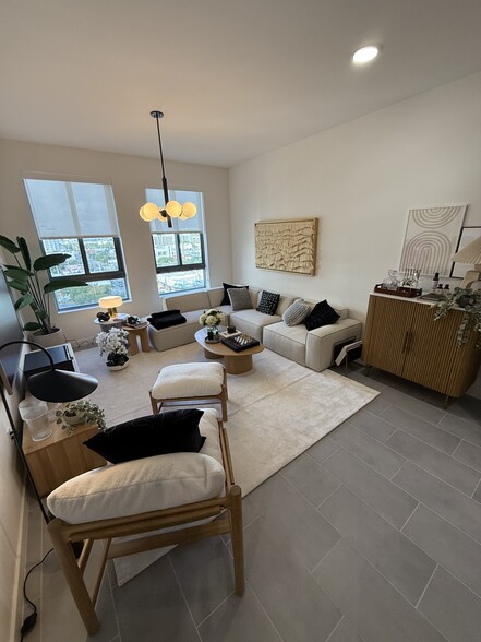 Building Photo - 1950 NW 1st Pl