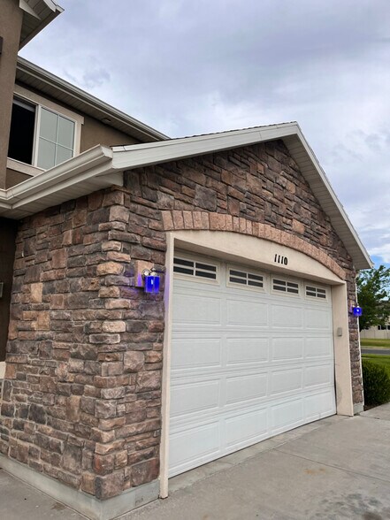 Building Photo - 1110 Sutton Dr