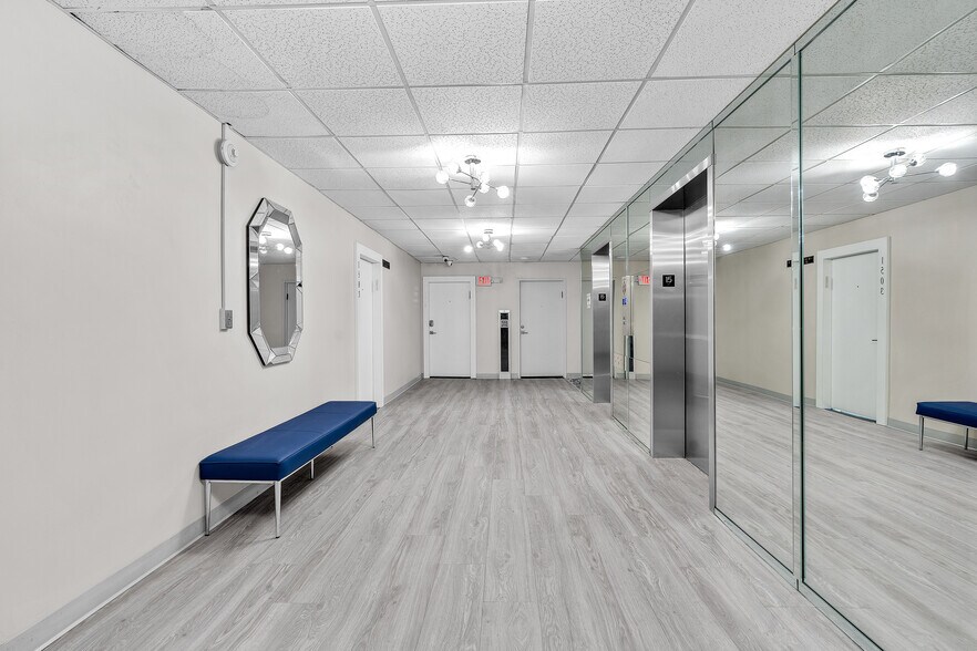 Building Photo - 4747 Collins Ave