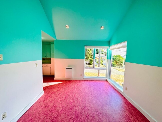 Building Photo - Beacon Hill - "Pretty in Pink" 2 Bedroom /...
