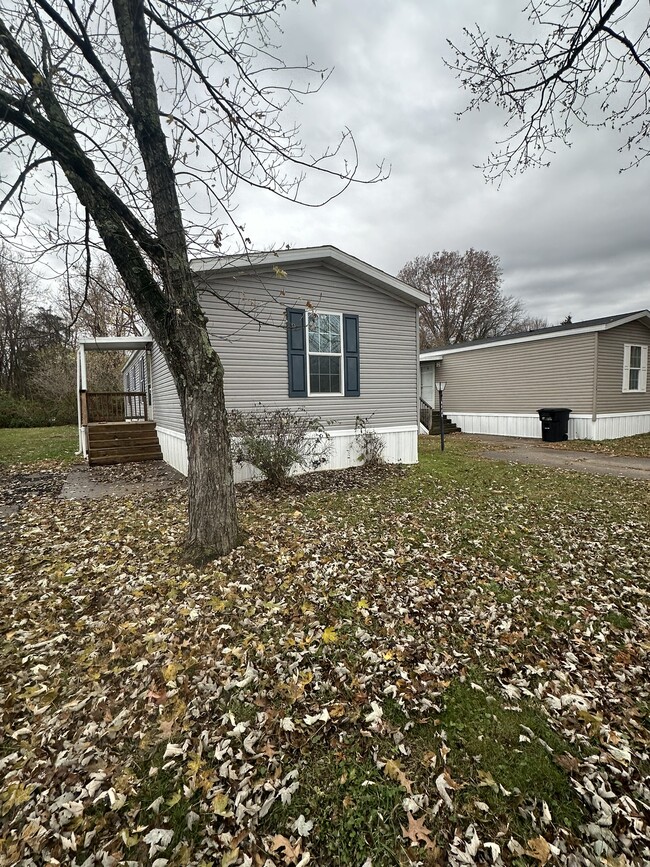 Building Photo - 2251 Wellington Green Dr