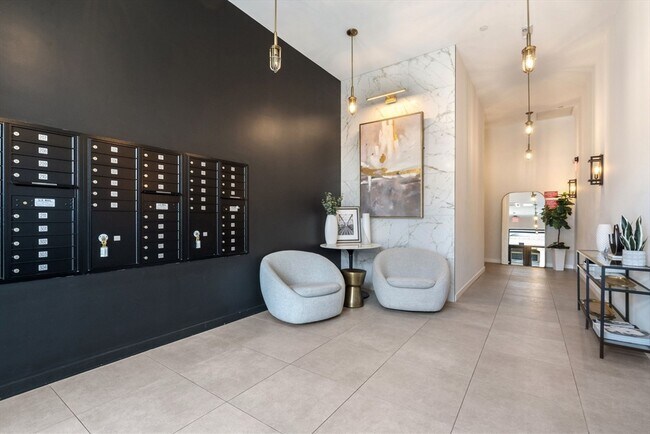 Building Photo - 457 W Broadway