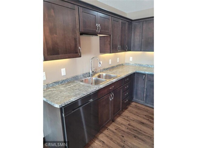 Building Photo - 1929 Cypress Ct