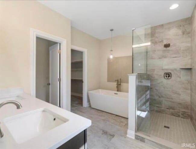 Building Photo - 600 Whitetail Ct